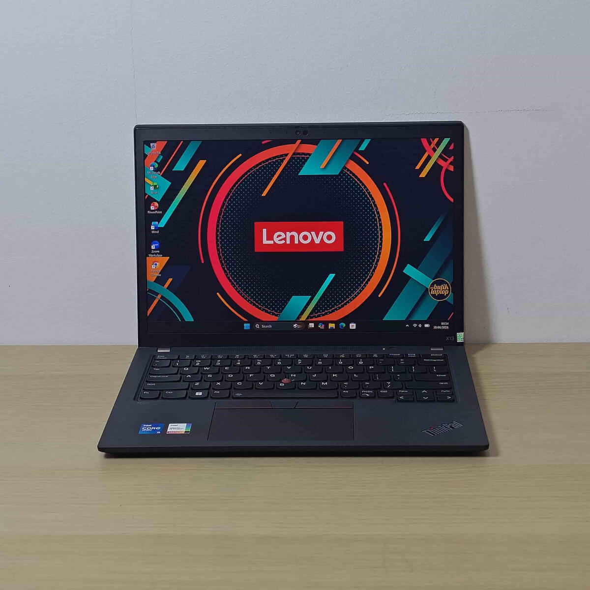 Lenovo Thinkpad X13G2 Depan Tengah Lenovo Thinkpad X13G2 Tengah Butik Laptop